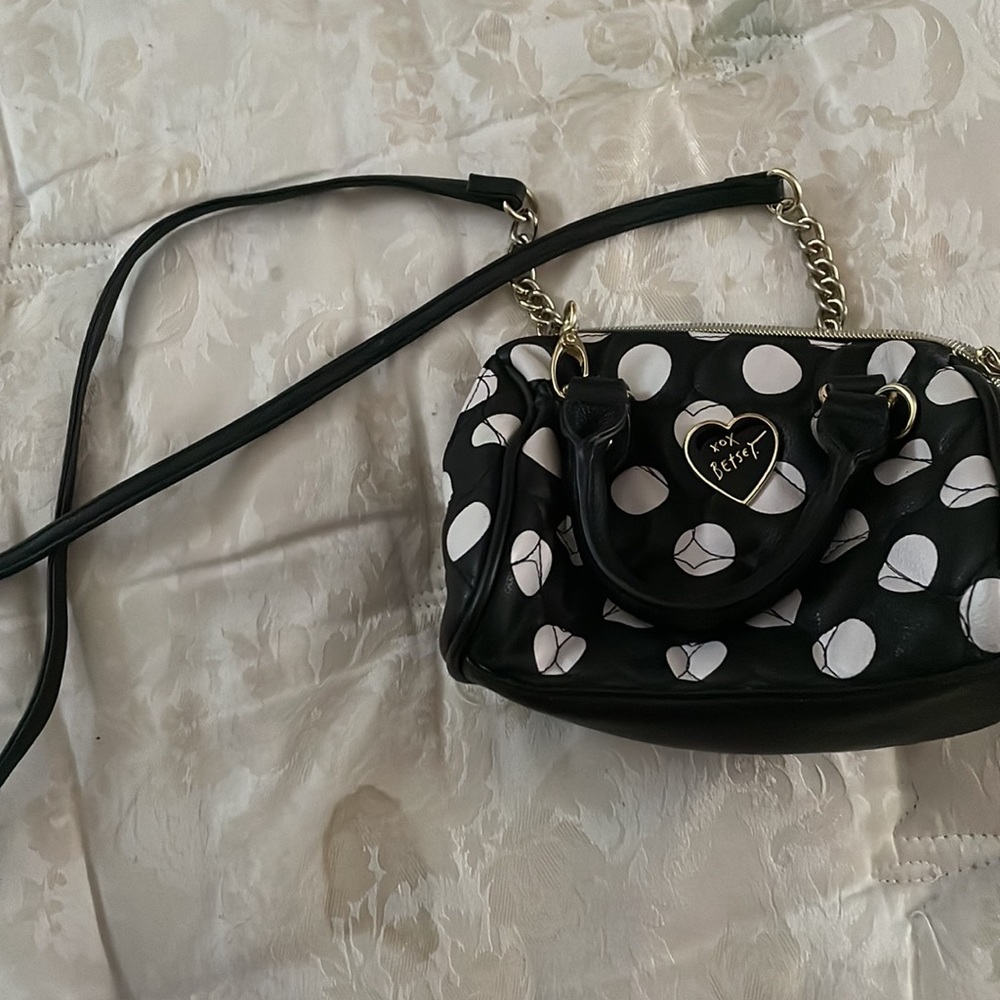 FREE W/ sale Betsy Johnson small polka dot purse,cracking along the zipper &side - Picture 4 of 6
